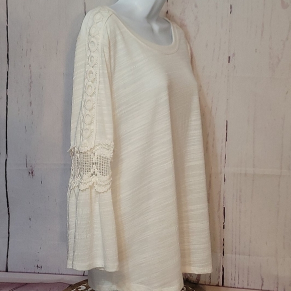 NEW DIRECTIONS Ivory Blouse - Picture 4 of 9